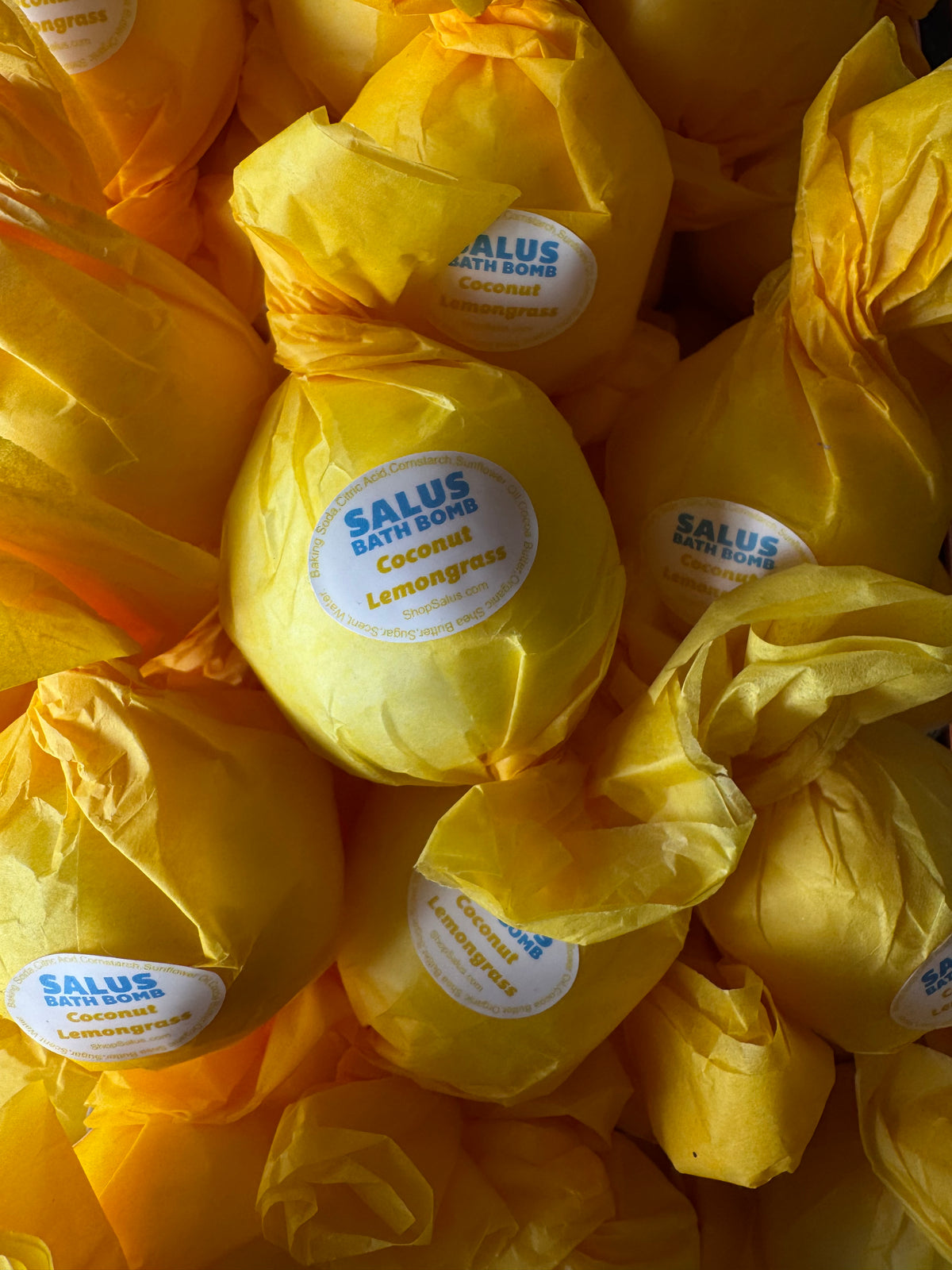 Coconut Lemongrass Bath Bomb