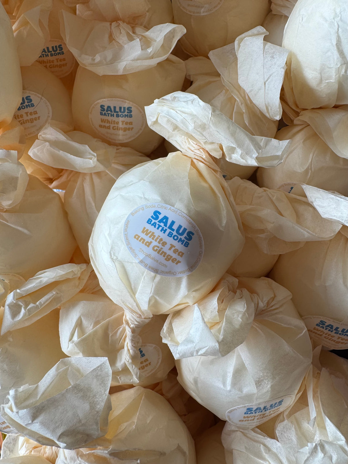 White Tea and Ginger Bath Bomb