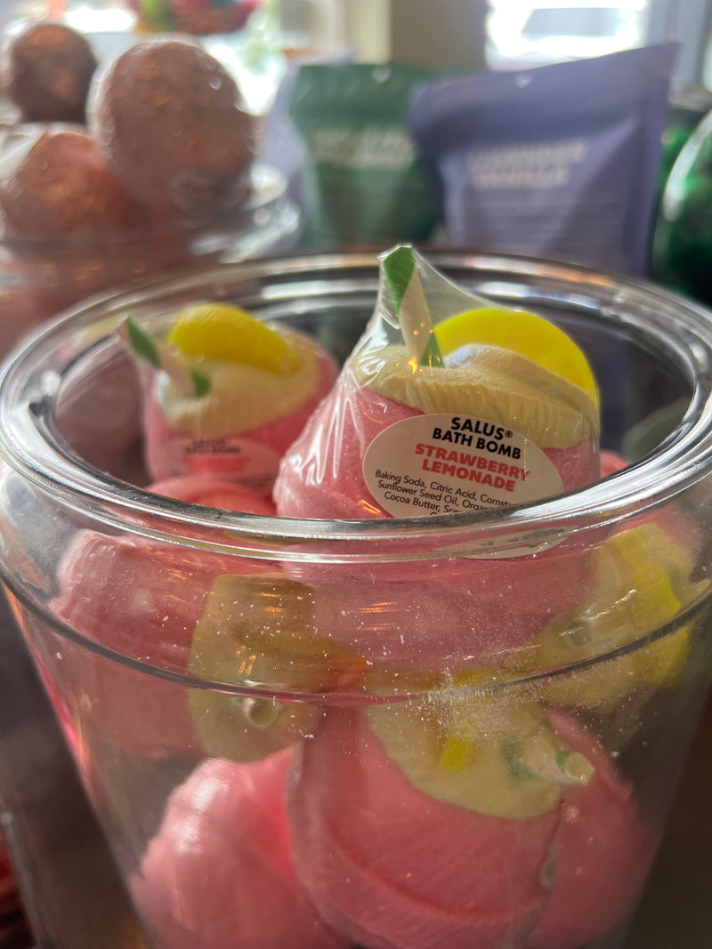 Strawberry Lemonade Mega Bath Bomb